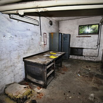 suterénu garáž staré