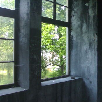 Opuštěný zámek s kaplí na Moravě Opuštěný zámek s kaplí na Moravě