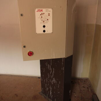 Remote chemical production building Remote chemical production building