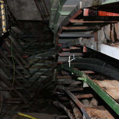 The terrifying underground! A semi-functional factory