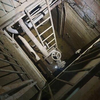 elevator building device