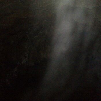 To jsem ještě kdysi dávno fotil starým mobilem :D Byla tam taková jeskyňka