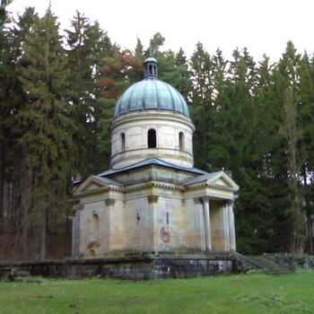Mausoleum im Jeseníky-Gebirge